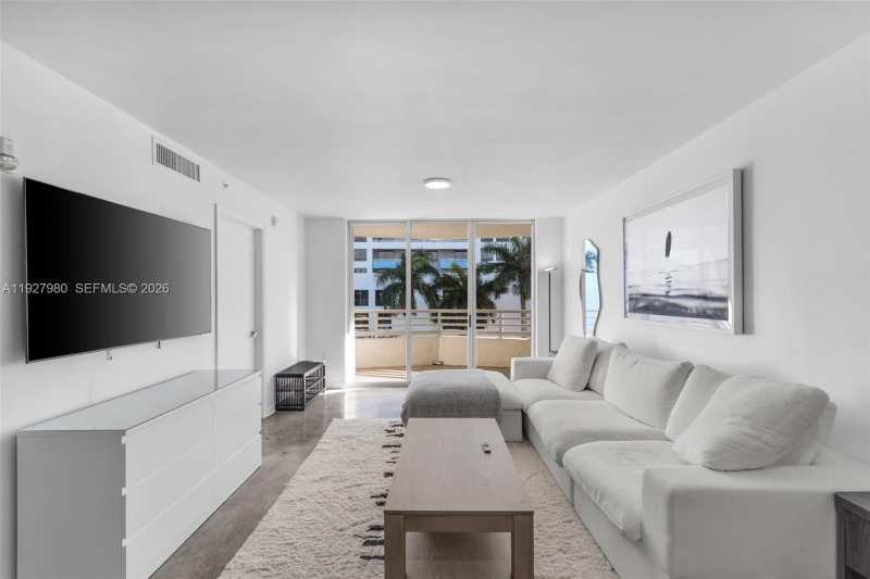 1401 Bay Rd # 405, Miami Beach FL 33139