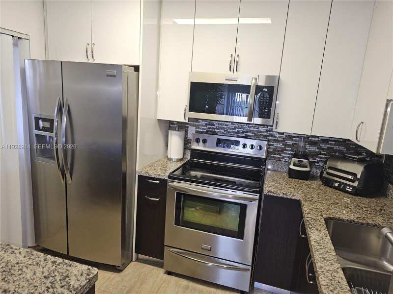 20160 NE 3rd Ct # 8, Miami FL 33179