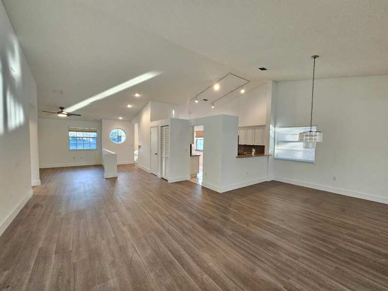 9637 Shadybrook Drive # 201, Boynton Beach FL 33437