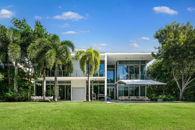 111 Reef Ln, Key Biscayne FL 33149