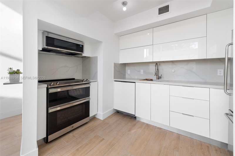 221 Jefferson Ave # 2, Miami Beach FL 33139