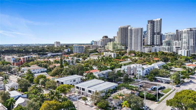 17 SE 12th Ave, Fort Lauderdale FL 33301