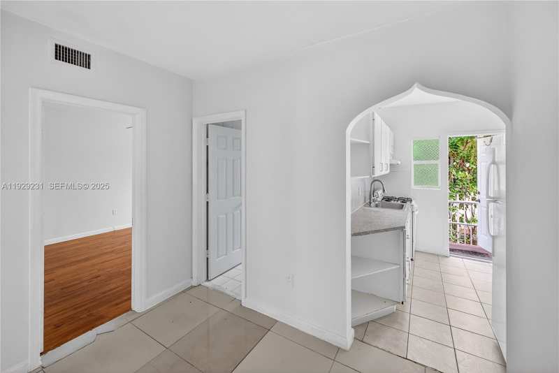 1220 Marseille Dr # 5, Miami Beach FL 33141