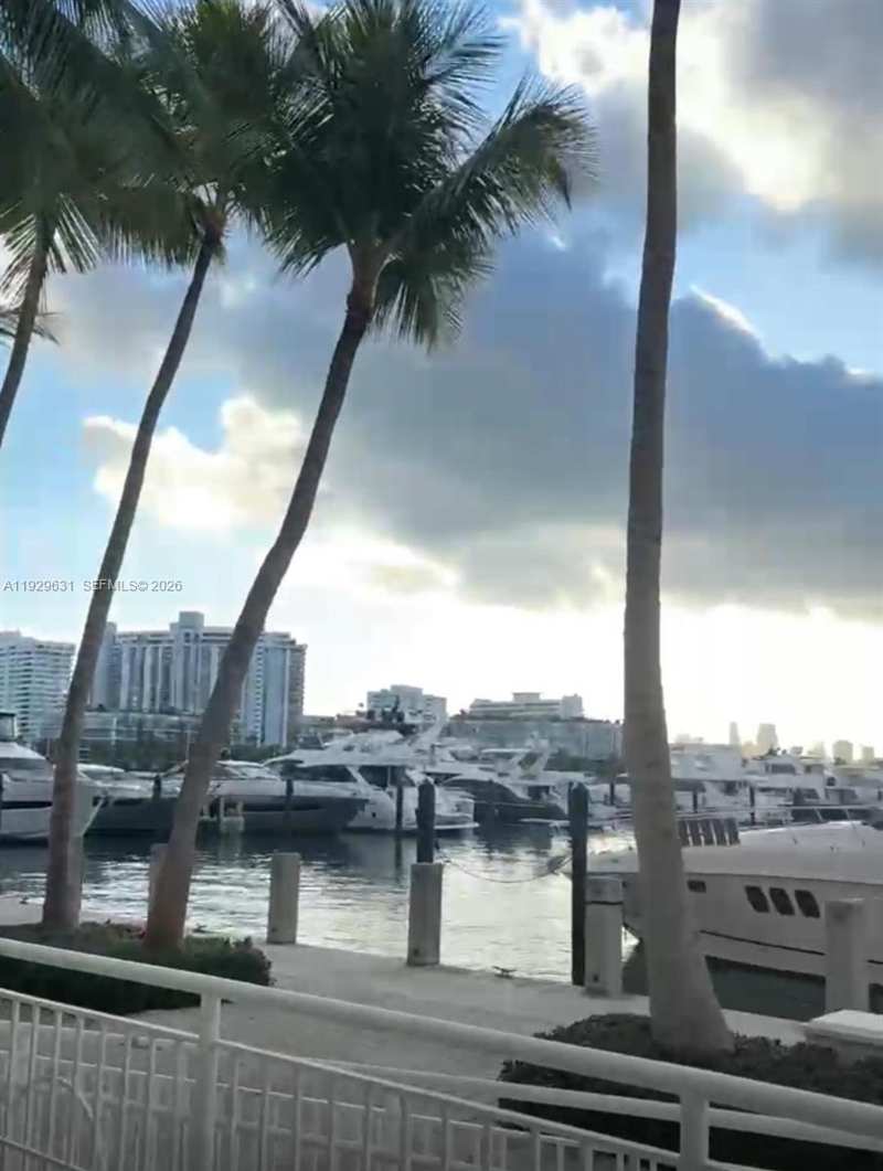 1800 Sunset Harbour Dr, Miami Beach FL 33139