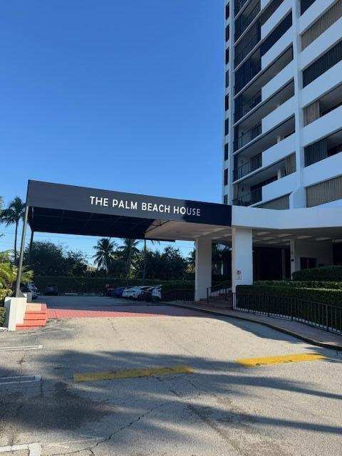 5600 N Flagler Drive # 401, West Palm Beach FL 33407