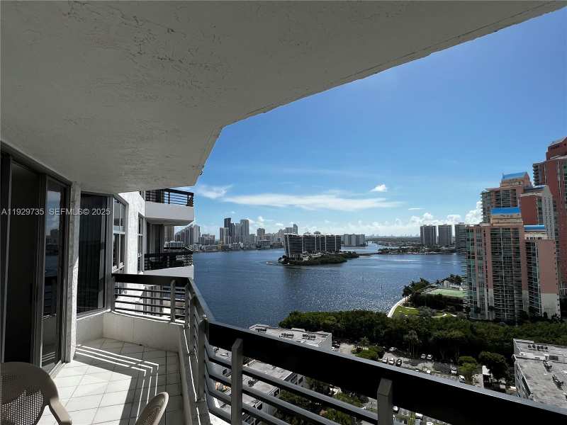3400 NE 192nd St # 2102, Aventura FL 33180