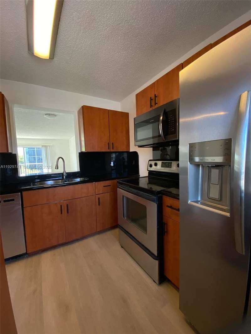 8740 N Sherman Cir # 305, Miramar FL 33025