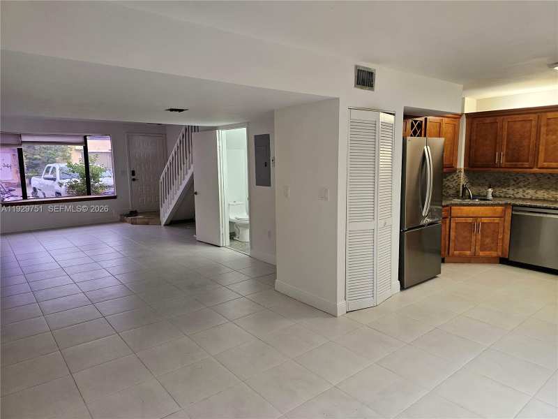 10142 SW 77th Ct # 10142, Miami FL 33156