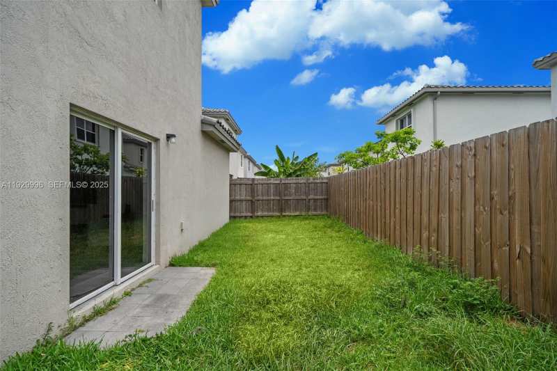 1387 SE 26th Ter, Homestead FL 33035