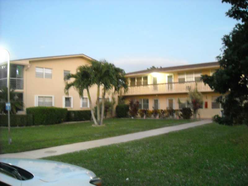 216 Sheffield I, West Palm Beach FL 33417