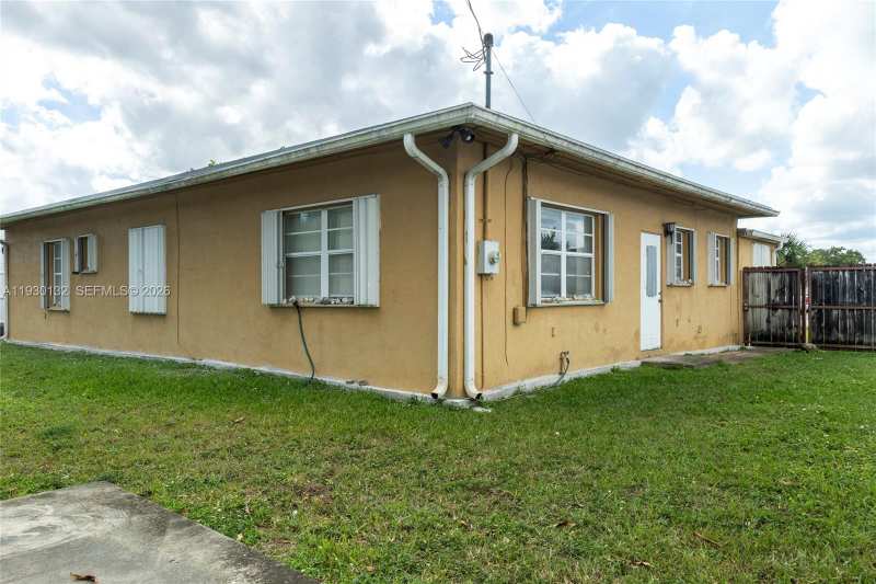 4151 SW 112th Ct, Miami FL 33165