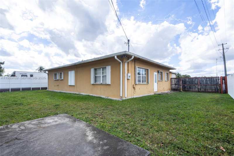 4151 SW 112th Ct, Miami FL 33165