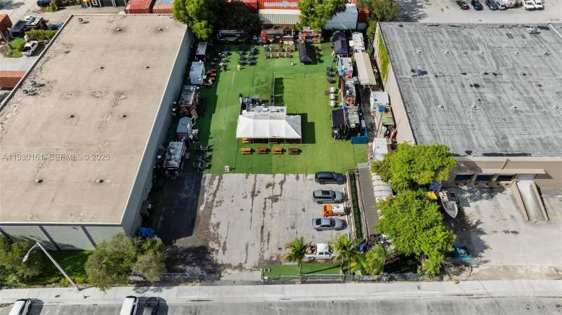 7070 NW 84th Ave, Medley FL 33166
