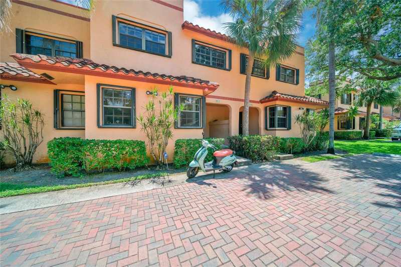 200 NE 17th Court # 805, Fort Lauderdale FL 33305
