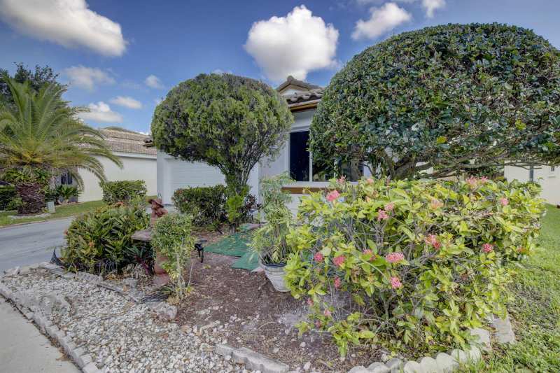 10245 SW 16th Court, Pembroke Pines FL 33025