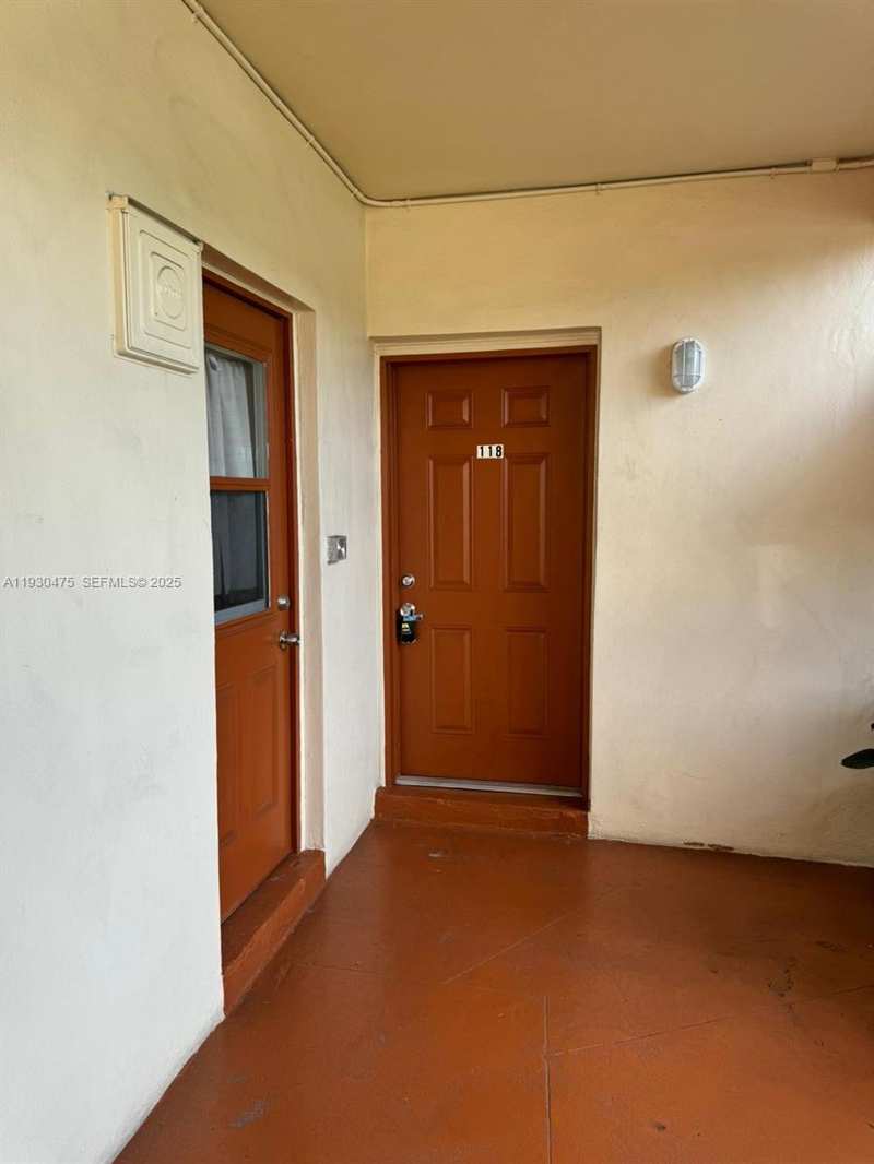 4771 NW 10th Ct # 118, Plantation FL 33313