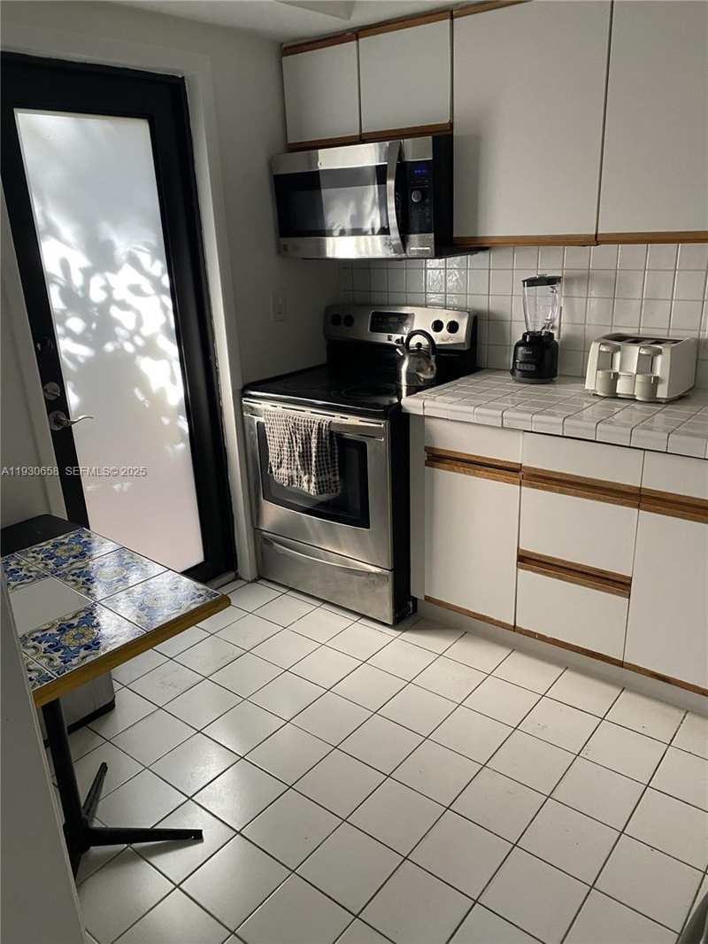 8950 Collins Ave # 7, Surfside FL 33154