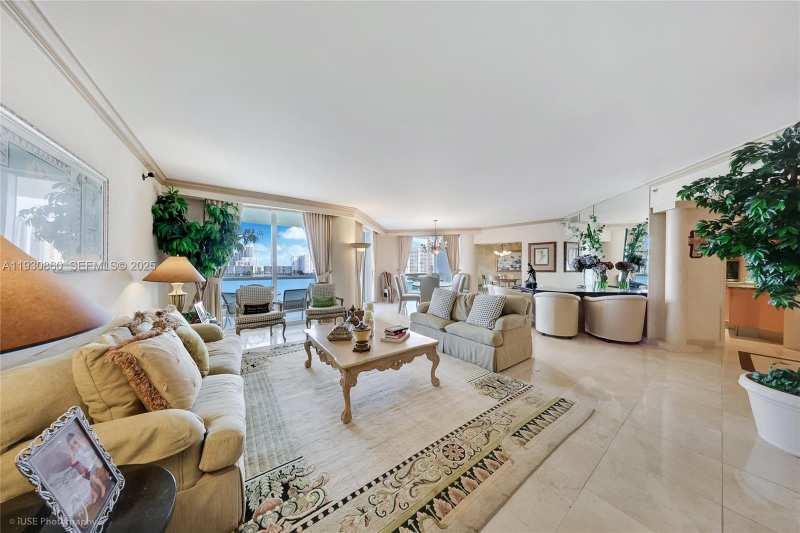 2600 Island Blvd # 703, Aventura FL 33160