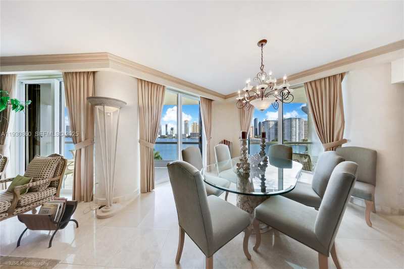 2600 Island Blvd # 703, Aventura FL 33160
