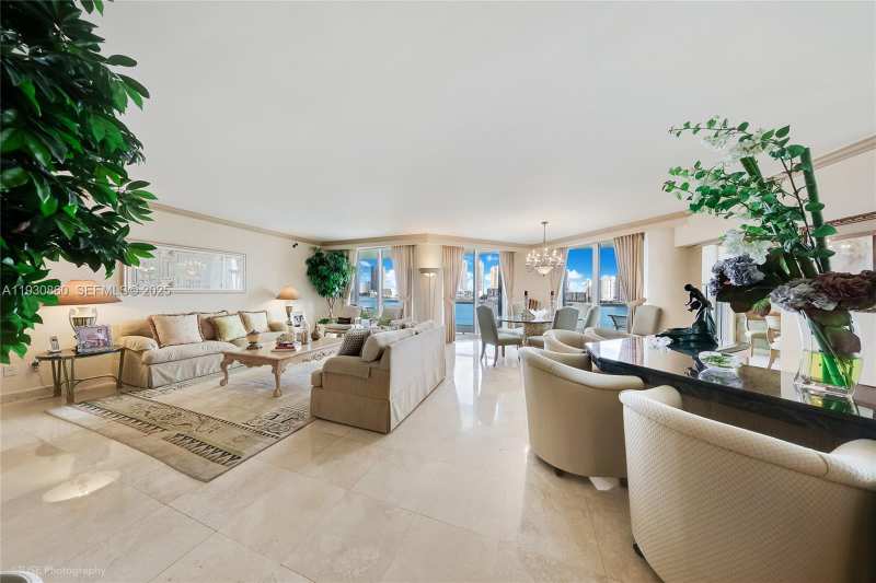 2600 Island Blvd # 703, Aventura FL 33160