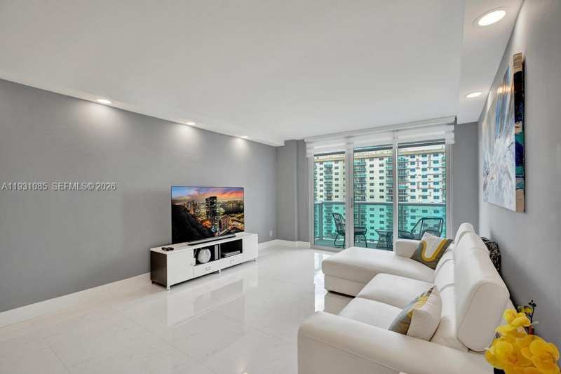 19380 Collins Ave # 1104, Sunny Isles Beach FL 33160