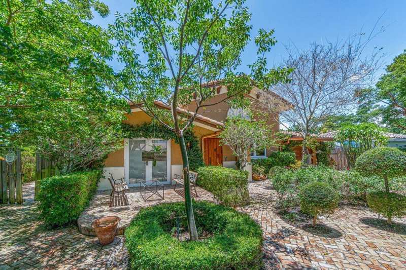 870 NW 7th Street, Boca Raton FL 33486