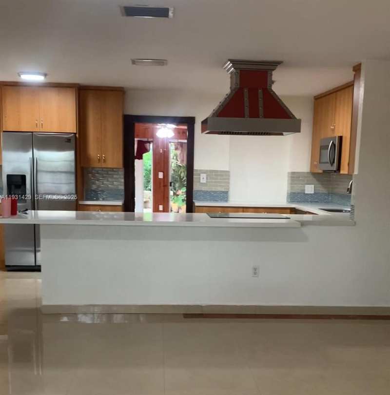 10955 SW 56th St, Miami FL 33165