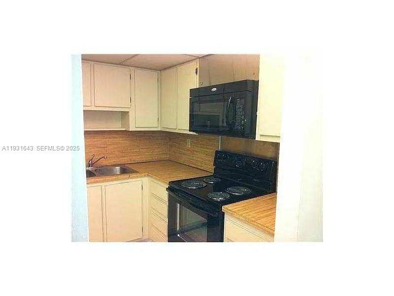 20860 San Simeon Way # 6, Miami FL 33179