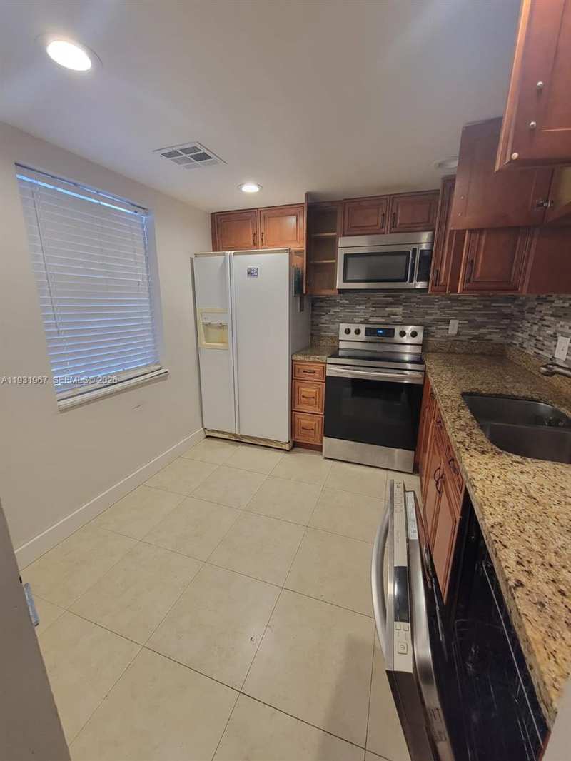 4321 NW 9th Ave # 102, Deerfield Beach FL 33064