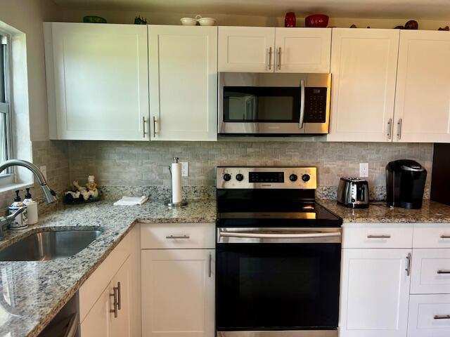 3755 Via Poinciana # 304, Lake Worth FL 33467