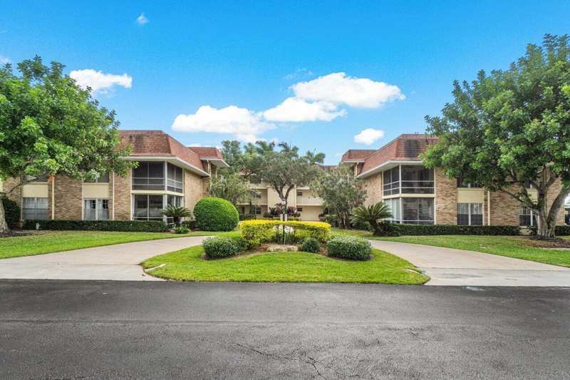 5510 Tamberlane Circle # 243, Palm Beach Gardens FL 33418