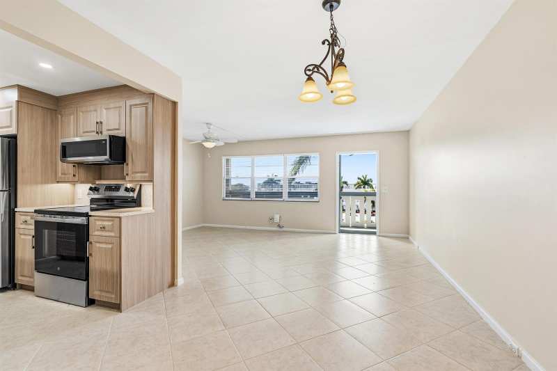 4067 Yarmouth D, Boca Raton FL 33434