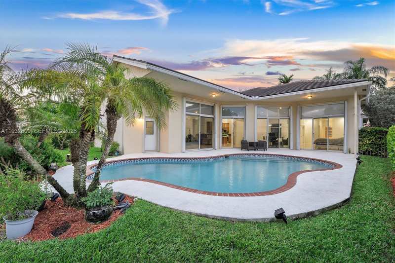 2667 Palmer Pl, Weston FL 33332