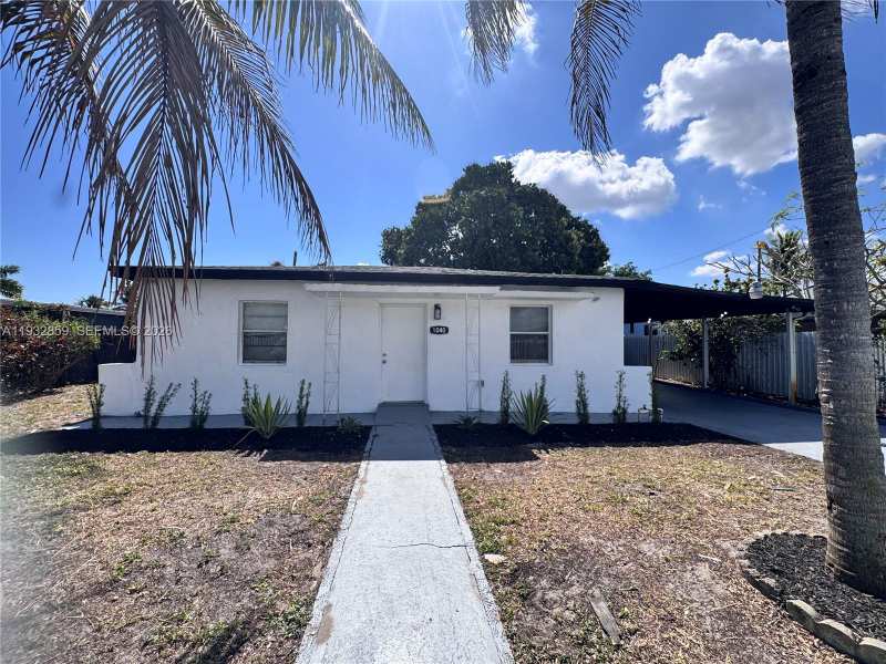 1040 Curtiss Dr, Opa-Locka FL 33054