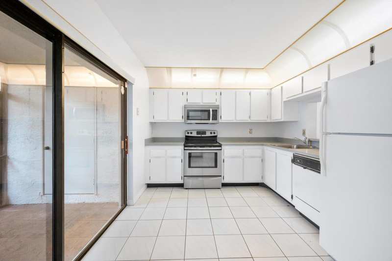 621 NW 105th Way, Pembroke Pines FL 33026