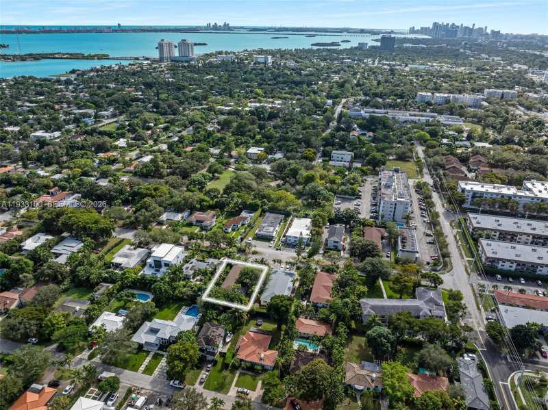 859 NE 90th St, Miami FL 33138