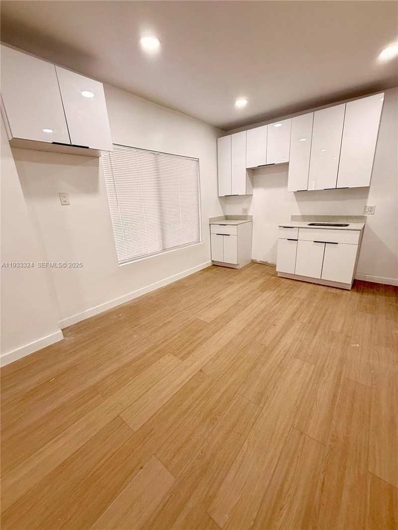 125 SW 19th Ave # 2, Miami FL 33135