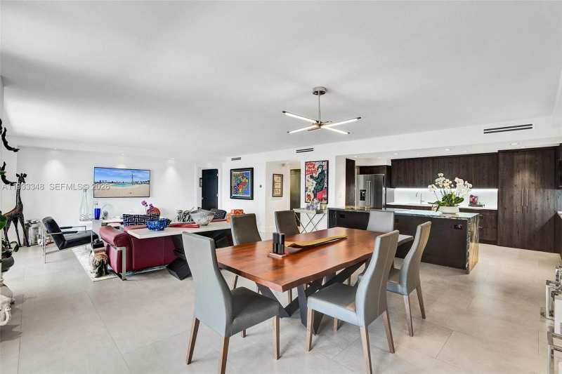 1800 NE 114th St # 1007, Miami FL 33181
