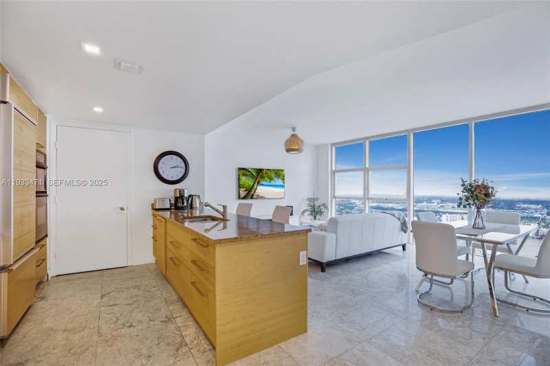 1830 S Ocean Dr # 4707, Hallandale Beach FL 33009