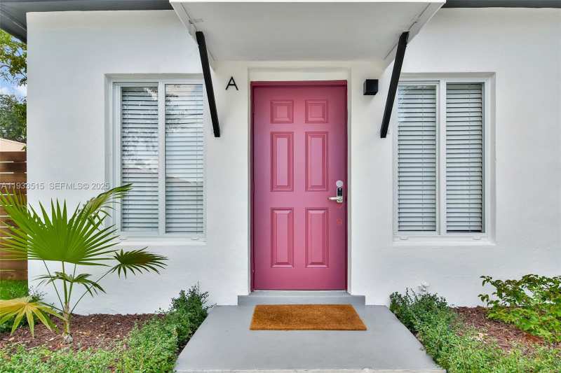 2055 NE 140th St, North Miami Beach FL 33181