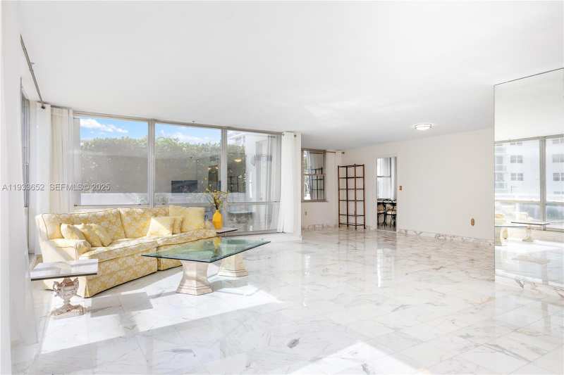 2751 S Ocean Dr # 208S, Hollywood FL 33019