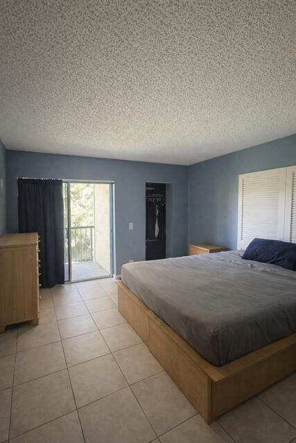 416 Meadows Circle, Boynton Beach FL 33436