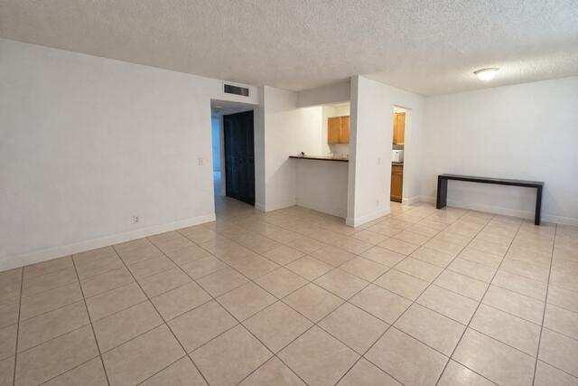 416 Meadows Circle, Boynton Beach FL 33436