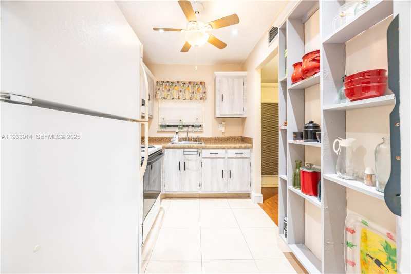 2811 N Pine Island Rd # 309, Sunrise FL 33322