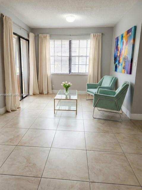 8951 W Sunrise Blvd, Plantation FL 33322