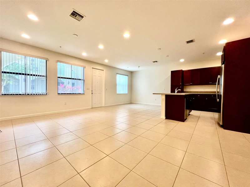 12585 NW 32nd Mnr, Sunrise FL 33323
