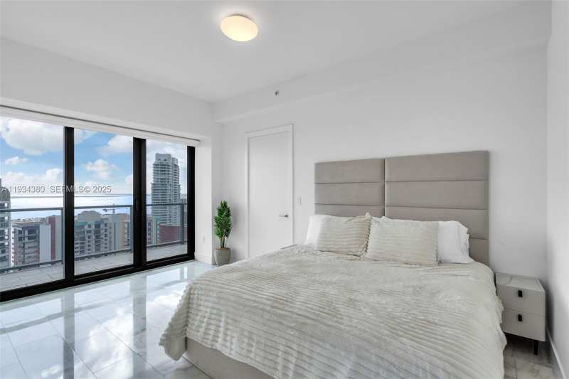 1451 Brickell Ave # 3702, Miami FL 33131