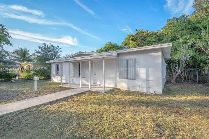 265 NW 135th, North Miami FL 33168