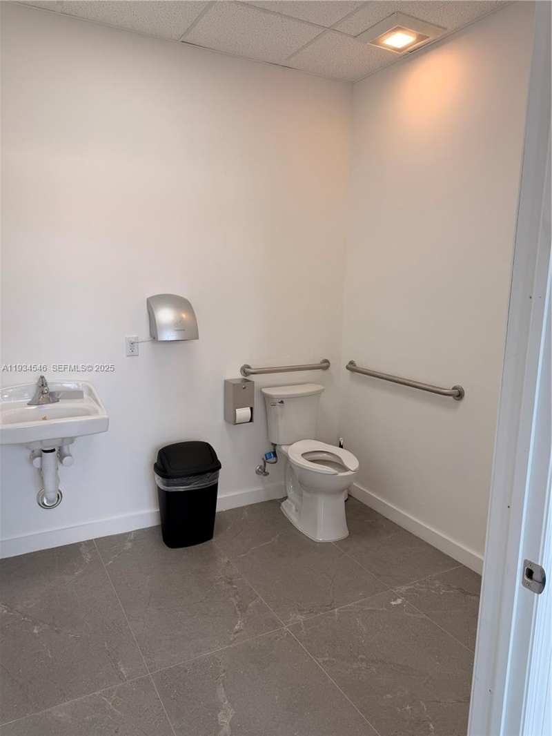 665 E 49 ST, Hialeah FL 33013