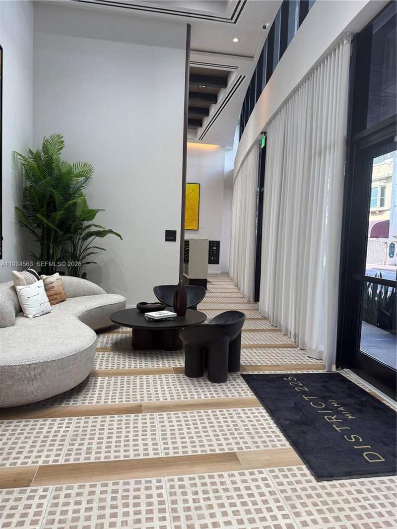 225 N Miami ave # 501, Miami FL 33128